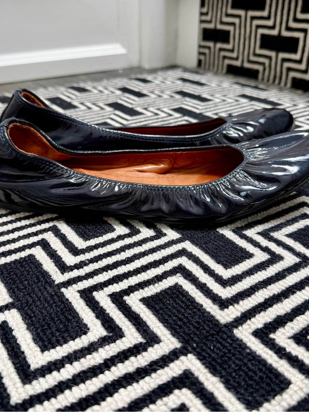 Lanvin dark navy blue Patent Leather Ballet Flats with Elastic Topline size 40 - Picture 3 of 8